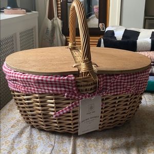 Large picnic basket